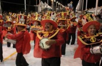 Avenida Cívica recebe o desfile do Carnaval no domingo