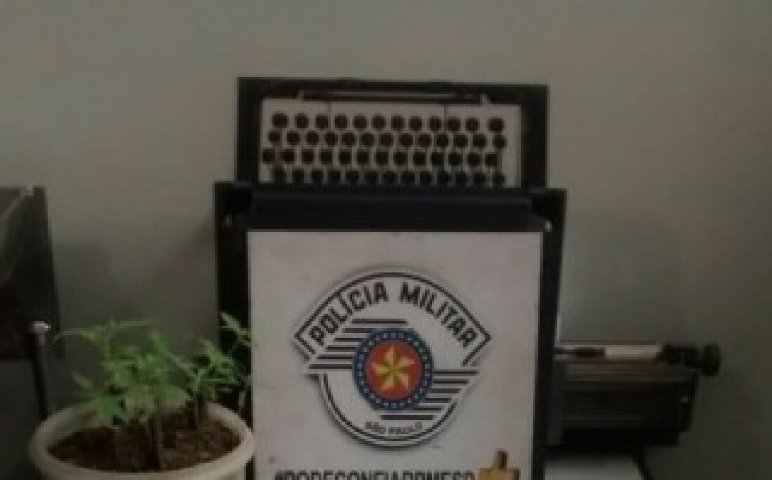 Policias apreendem drogas em Itaquá