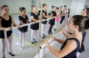 Cultura está com vagas abertas para balé e capoeira