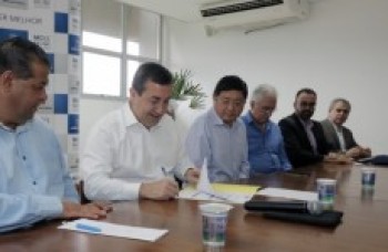 Prefeito assina projeto de incentivo fiscal para subvencionar empresas