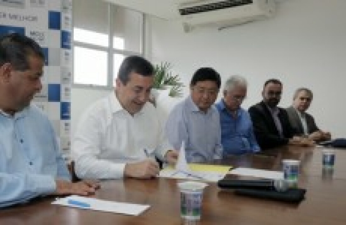 Prefeito assina projeto de incentivo fiscal para subvencionar empresas