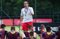 São Paulo desafia sina de mata-matas no Morumbi