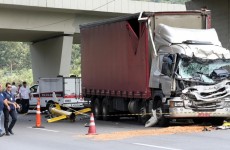 Ricardo Boechat morre após queda de aeronave na capital