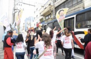 Carreata movimenta zona comercial