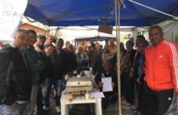 Papeleiros suspendem protesto: