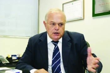 Governador promete que obra não será paralisada