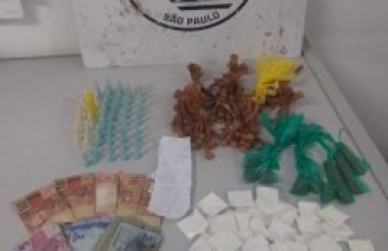 Dois homens são presos por tráfico