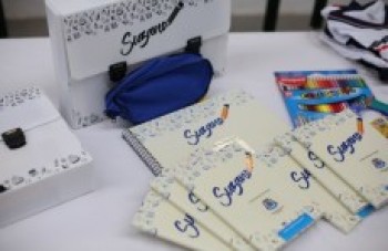 Kits escolares começam a ser entregues para os estudantes
