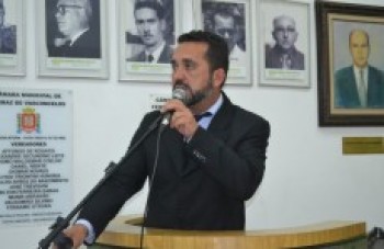 Vereador critica prefeito por impedir informações