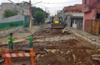 Ruas recebem trabalhossimultâneos de reforma