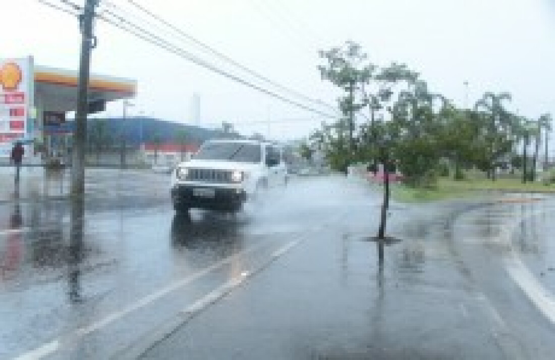 Chuvas causam transtornos na região
