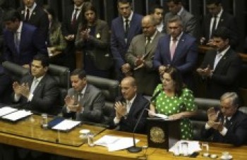 Bolsonaro envia carta ao Congresso Nacional
