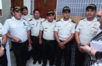 Policiais da Guatemala visitam base