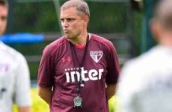 São Paulo recebe Atlético-PR tentando retomar campanha
