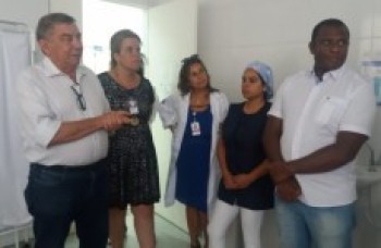 Bezerra visita unidades de saúde em Jundiapeba