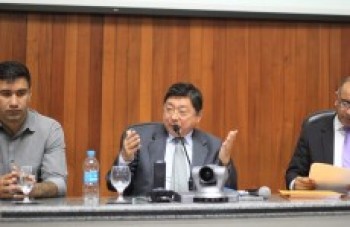 Parlamento Estudantil entrega certificados para 46 alunos