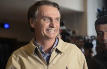 Bolsonaro segue na frente em nova pesquisa à Presidência