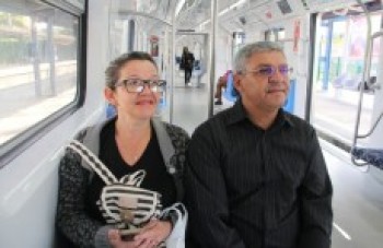 População espera pelo fim da troca de trens em Guaianases