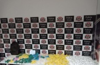 Dise apreende drogas no Caputera