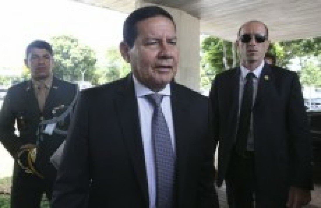 Vice-presidente assina decreto que altera Lei de Acesso à Informação