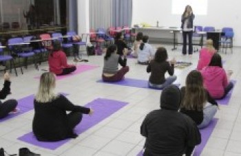 Alunos terão ioga nas escolas municipais a partir de 2019
