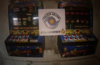 Polícia apreende caça-níquel