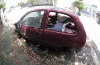 Projeto de lei prevê autorizar recolhimento de veículos abandonados