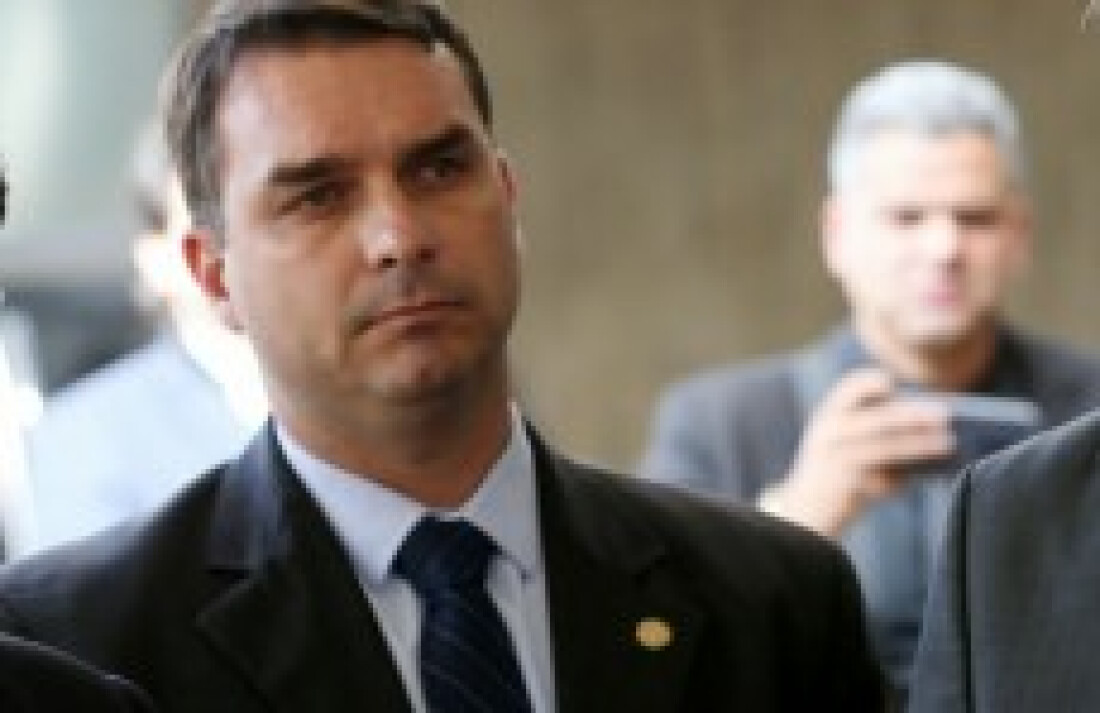 'Escândalos' envolvendo Flávio Bolsonaro pode ser desastroso