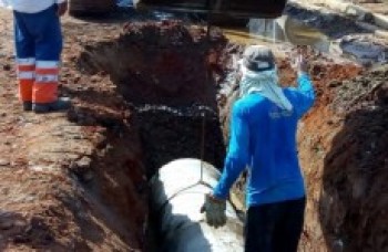 Estrada São Lázaro recebe nivelamento e cascalhamento