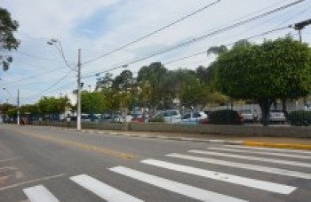 Vias recebem nova pintura