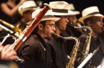 Troca de ingressos para show continua