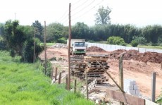 GCM impede descarte irregular na estrada dos Fernandes