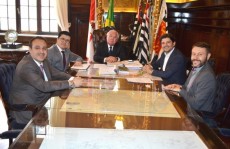 André do Prado e Adriano Leite tratam da construção do novo Fórum com o presidente do Tribunal de Justiça