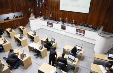 Projeto que regulamenta o Uber é aprovado na câmara