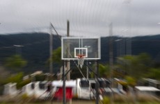 Quadra do Botyra recebe novas tabelas de basquete