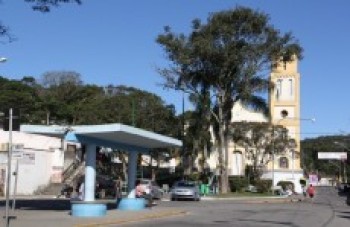 Interligação com adutora suspende abastecimento de água amanhã