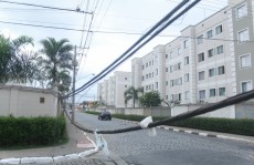 Reparo em fios é realizado