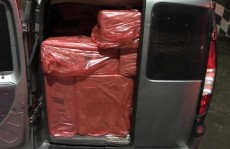 Policiais apreendem produtos de roubo de carga