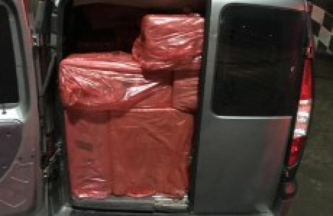 Policiais apreendem produtos de roubo de carga