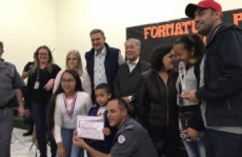 Proerd promove formatura de mais de 1,7 mil alunos