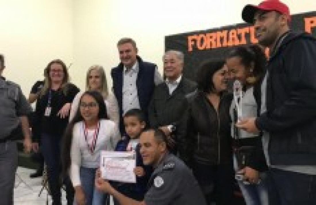 Proerd promove formatura de mais de 1,7 mil alunos