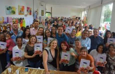 Profissionais recebem carteira da Sutaco