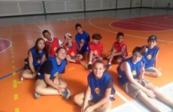 Sesi resgata brincadeiras tradicionais