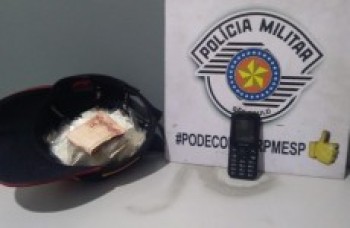 Dois são detidos pela PM por tráfico