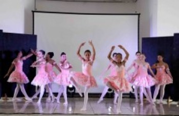 Espetáculo de ballet leva 600 pessoas ao Monte Belo
