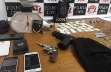 romu apreende drogas e detém dois suspeitos