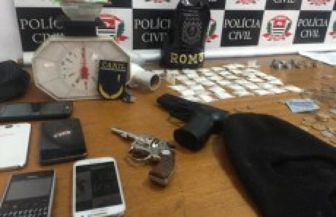 romu apreende drogas e detém dois suspeitos