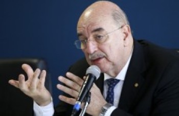 Ministro garante o 13º do Bolsa Família