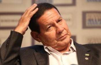 Mourão acredita que uma parte dos médicos cubanos deve permanecer
