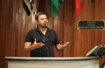 Secretária é convidada para explicar mudança de gestão